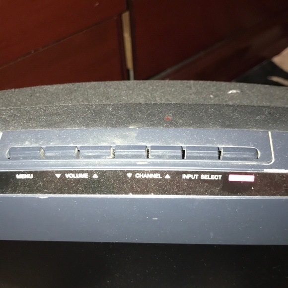 Emerson 20" Lcd Color Tv W/O Remote Control - Picture 5 of 6